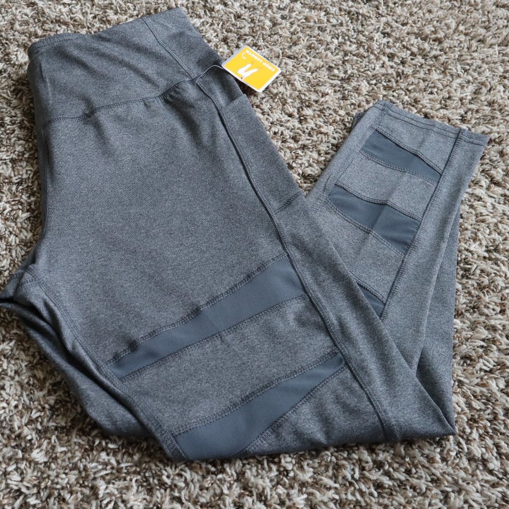 Avia Standpoint Crop Workout Leggings Size L